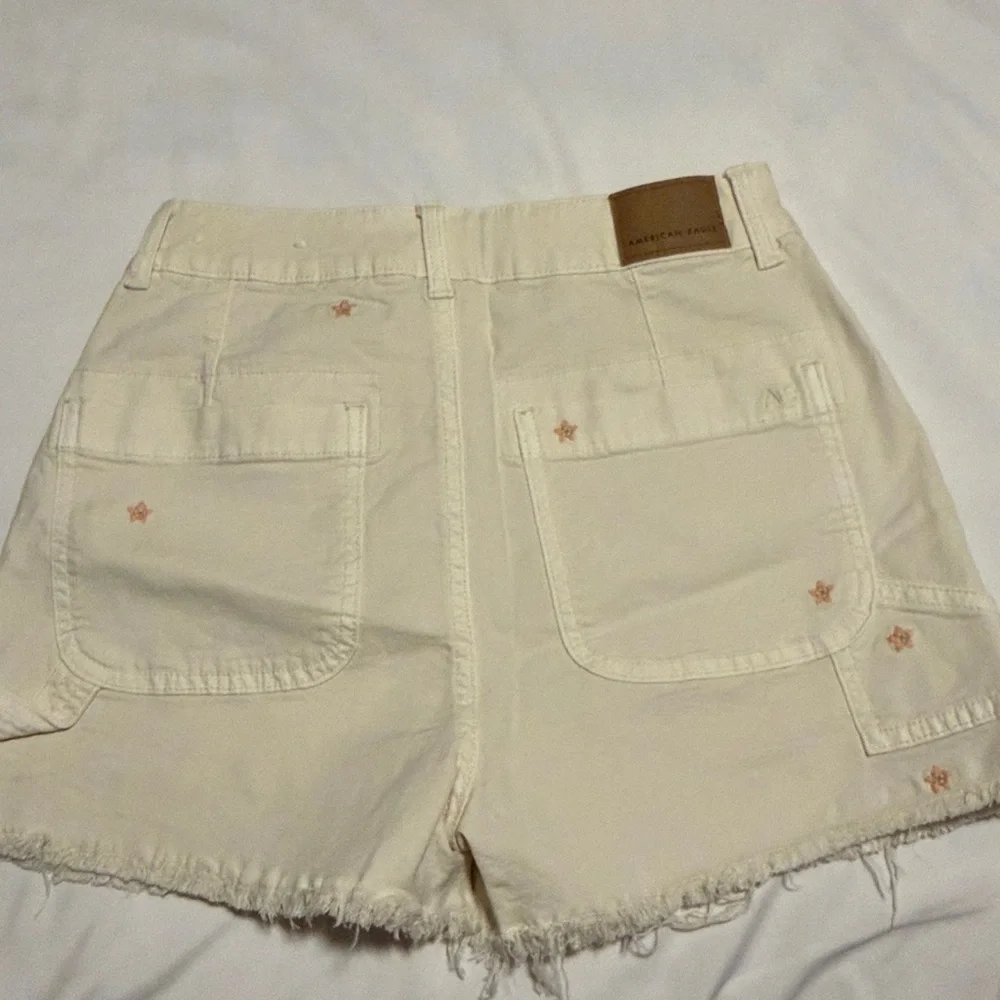 American Eagle Outfitters Cream Highest Rise 90’s Boyfriend Short